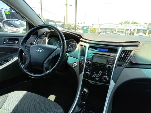 Used 2013 Hyundai Sonata SE FWD image 14