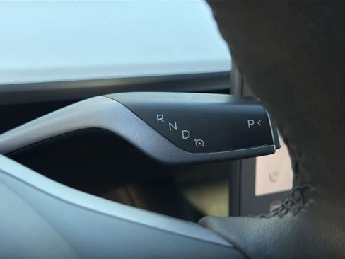 Used 2021 Tesla Model Y Performance image 17