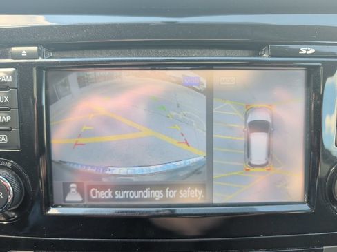 Used 2017 Nissan Rogue SV AWD/4WD image 14