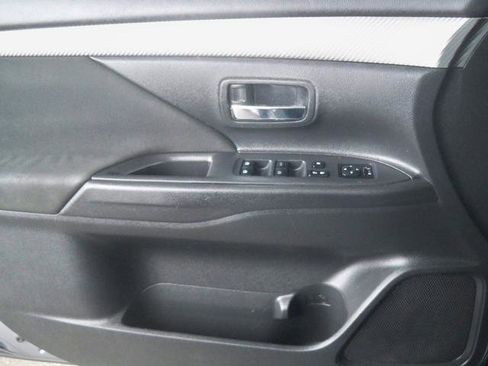 Used 2017 Mitsubishi Outlander ES AWD/4WD image 14