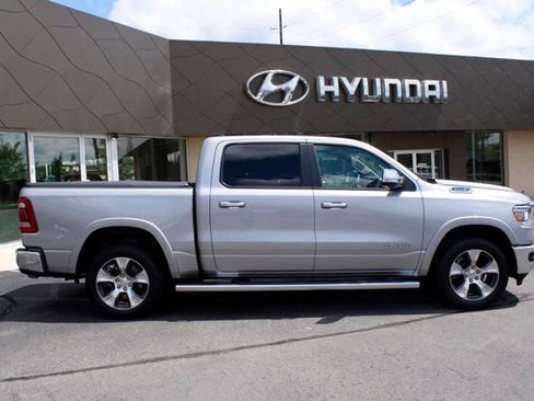 Used 2019 RAM 1500 Laramie AWD/4WD image 2