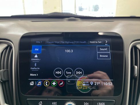 Used 2025 Chevrolet Malibu LT image 30