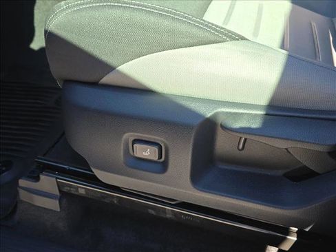 New 2025 Toyota Tacoma TRD Off-Road image 6