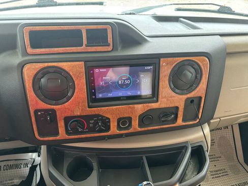 Used 2016 Ford E-450 and Econoline 450 Super Duty w/ Motorhome Prep Package image 43