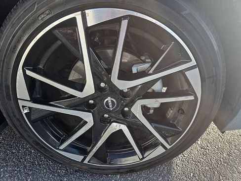 Used 2024 Nissan Sentra SR w/ SR Premium Package image 38