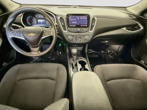 Used 2025 Chevrolet Malibu LS FWD image 25