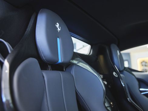 Used 2023 Ferrari SF90 Spider image 45