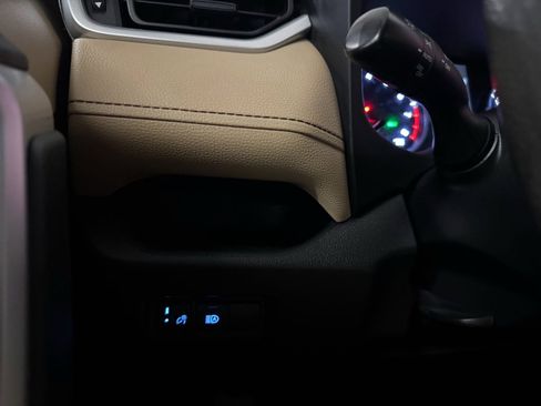 Used 2019 Toyota RAV4 XLE image 16