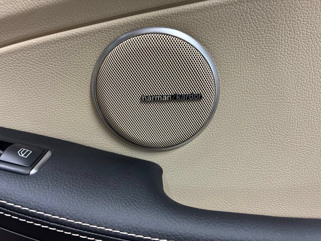 Used 2014 Mercedes-Benz SLK 250 image 9