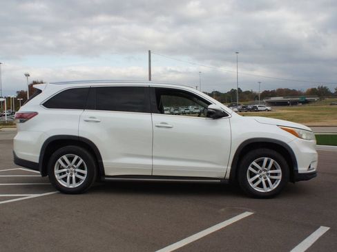 Used 2016 Toyota Highlander Limited image 16