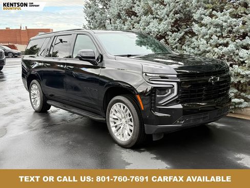 Used 2025 Chevrolet Suburban RST w/ RST Capability Package AWD/4WD image 12