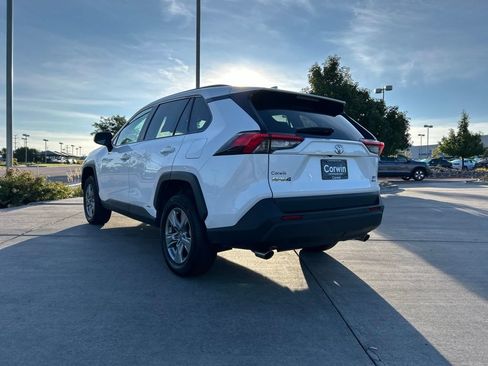 Used 2025 Toyota RAV4 XLE AWD/4WD image 5
