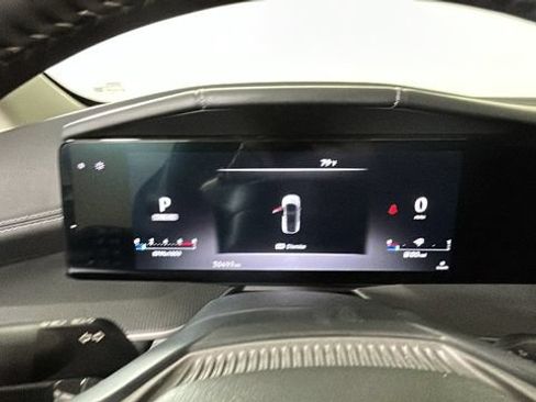 Used 2025 Nissan Murano SV FWD image 17