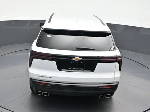 Used 2024 Chevrolet Traverse LS FWD image 19