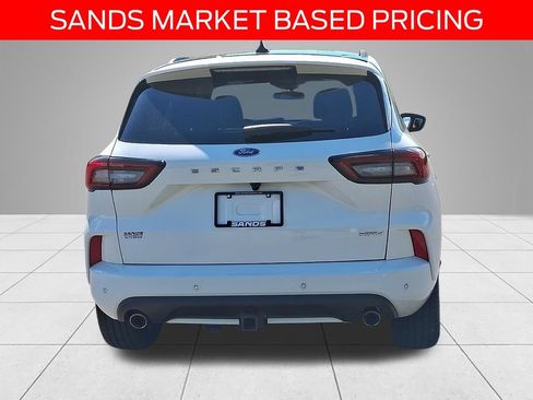 Used 2023 Ford Escape ST-Line Select AWD/4WD image 5