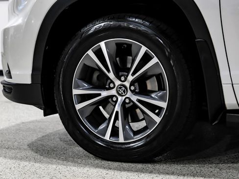 Used 2016 Toyota Highlander XLE FWD image 54