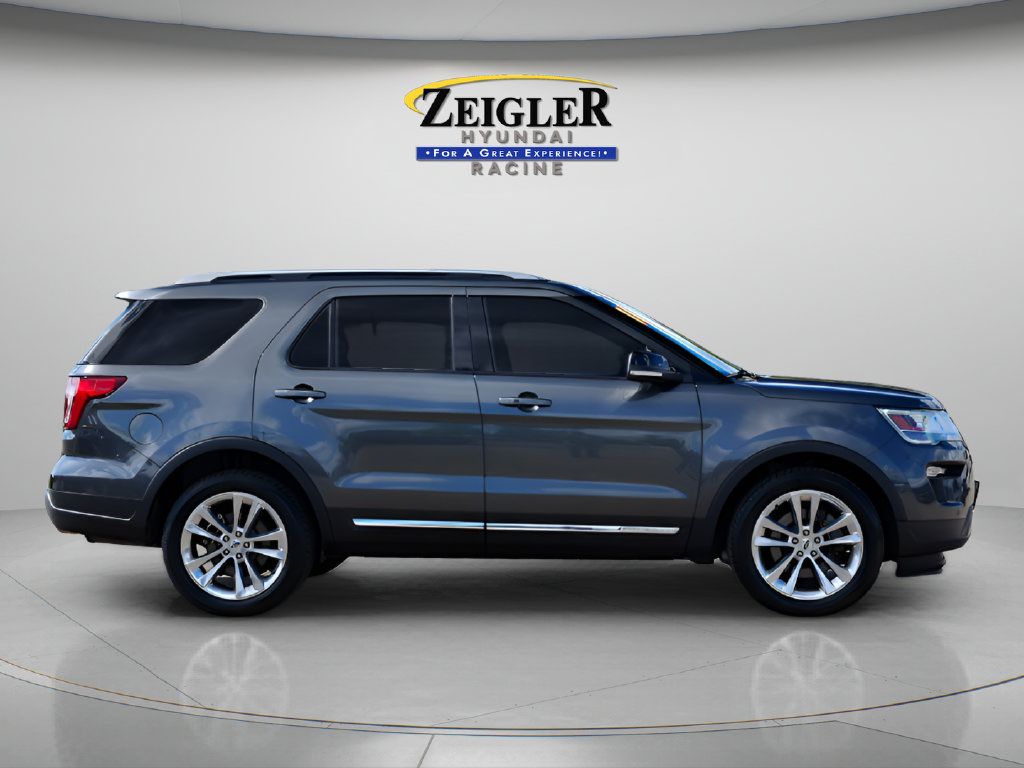 Used 2018 Ford Explorer XLT w/ Equipment Group 202A AWD/4WD image 8
