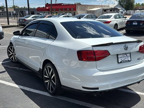 Used 2018 Volkswagen Jetta GLI FWD image 5
