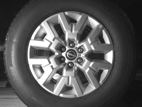 Used 2023 Nissan Frontier SV AWD/4WD image 14