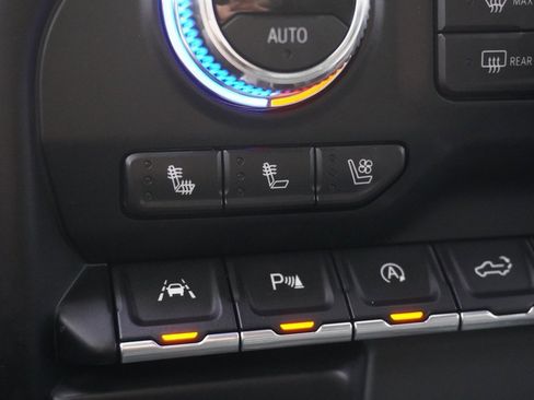 Used 2020 GMC Sierra 1500 AT4 w/ AT4 Premium Package image 32