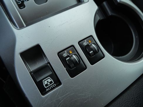 Certified 2024 Toyota 4Runner SR5 Premium image 33