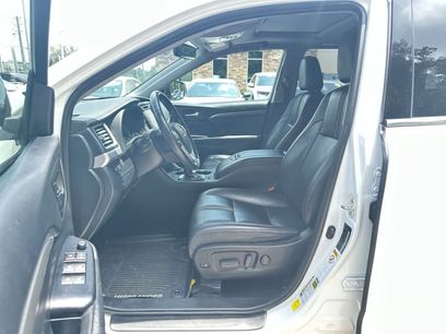 Used 2019 Toyota Highlander SE