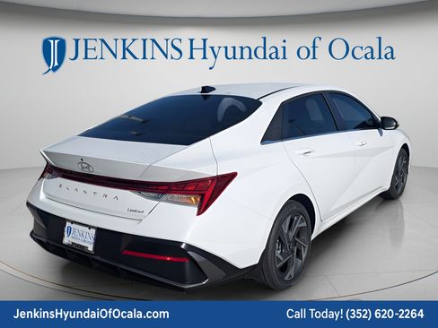 New 2026 Hyundai Elantra Limited FWD image 3