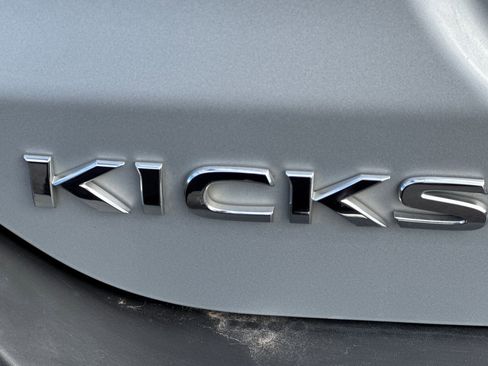 Used 2020 Nissan Kicks SR image 31