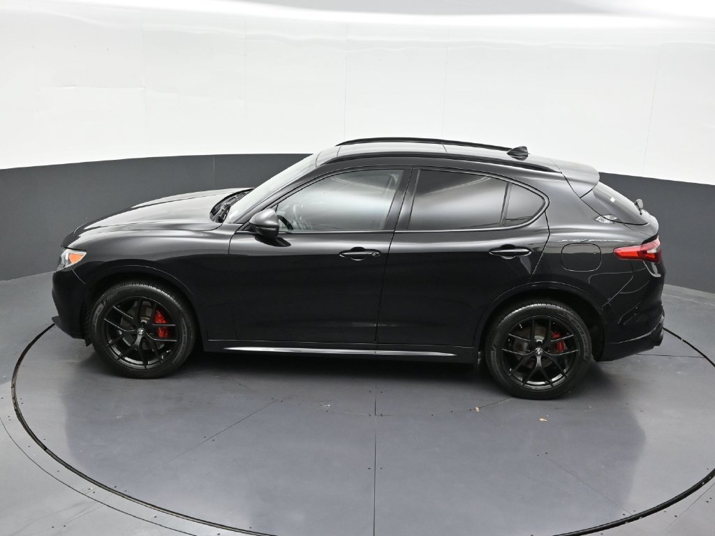 Used 2020 Alfa Romeo Stelvio Sport w/ Quick Order Package 22K Sport RWD image 16