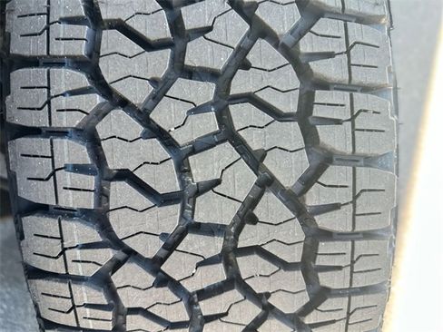 Used 2022 Chevrolet Silverado 2500 LTZ w/ LTZ Convenience Package image 11