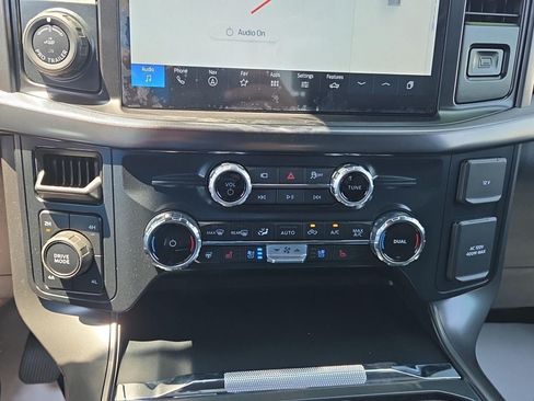 Used 2025 Ford F150 Lariat AWD/4WD image 19