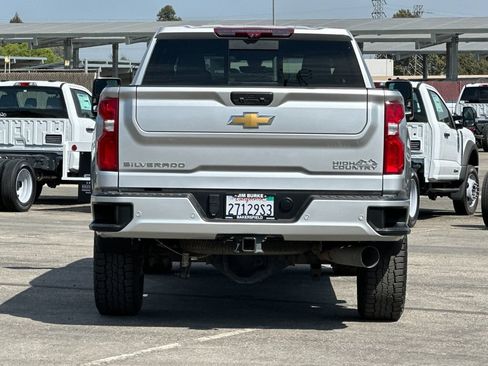 Used 2023 Chevrolet Silverado 2500 High Country AWD/4WD image 4