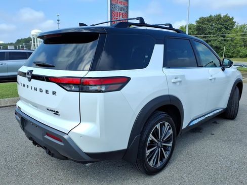 Used 2026 Nissan Pathfinder Platinum AWD/4WD image 16