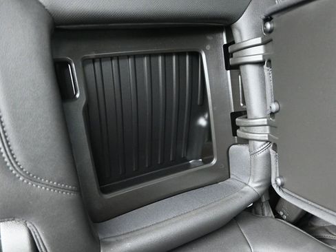 Used 2022 GMC Sierra 2500 SLT w/ SLT Preferred Package image 25