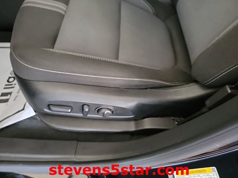 Used 2025 Chevrolet Blazer LT FWD image 13