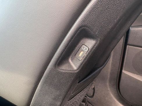 Used 2025 Kia Sorento S w/ Panoramic Sunroof Package FWD image 22