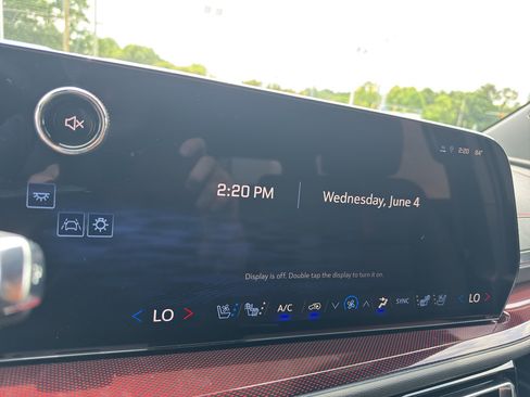 New 2025 Chevrolet Traverse RS image 31