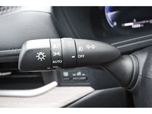 Used 2024 Toyota Grand Highlander AWD image 17