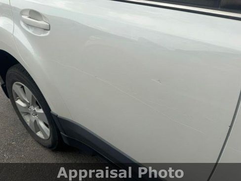 Used 2011 Subaru Outback 2.5i Premium w/ All-Weather Pkg AWD/4WD image 3