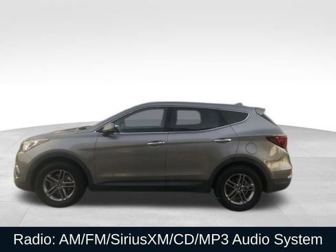 Used 2017 Hyundai Santa Fe Sport image 2