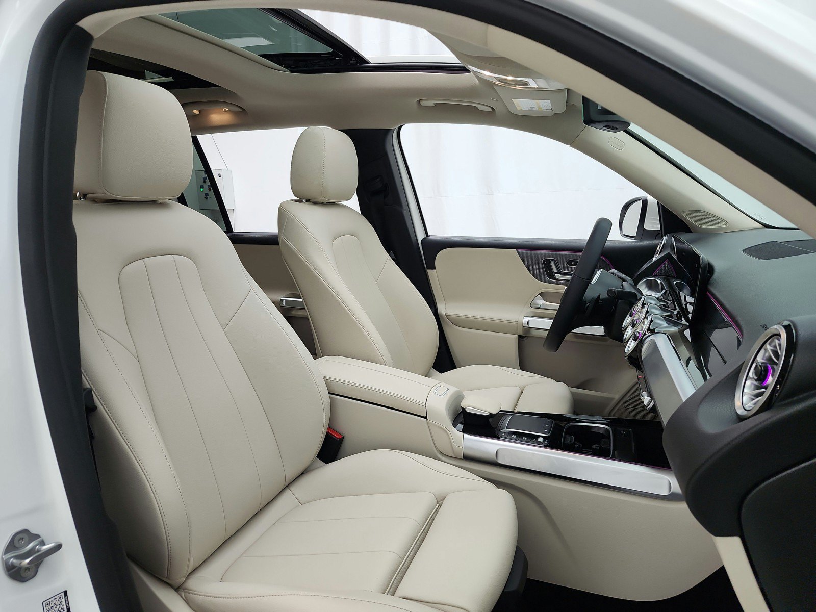 Used 2023 Mercedes-Benz GLB 250 image 20