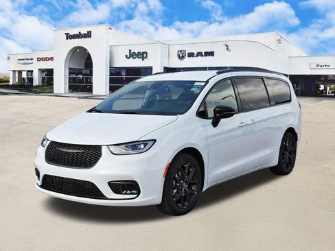 New 2026 Chrysler Pacifica Select w/ S Appearance Package FWD image 3