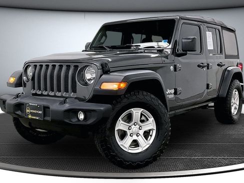 Used 2018 Jeep Wrangler Unlimited Sport S AWD/4WD image 3