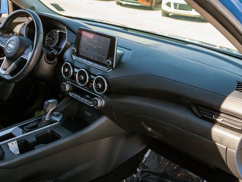 Used 2021 Nissan Sentra SV image 11