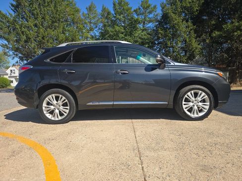Used 2011 Lexus RX 450h AWD w/ Luxury Pkg image 2
