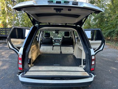 Used 2016 Land Rover Range Rover HSE image 36