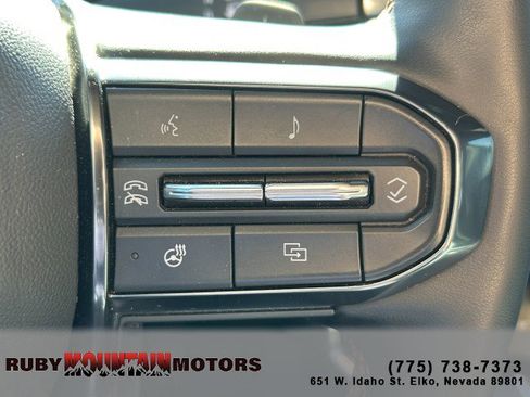 Used 2024 GMC Acadia AT4 w/ Luxury Package AWD/4WD image 13