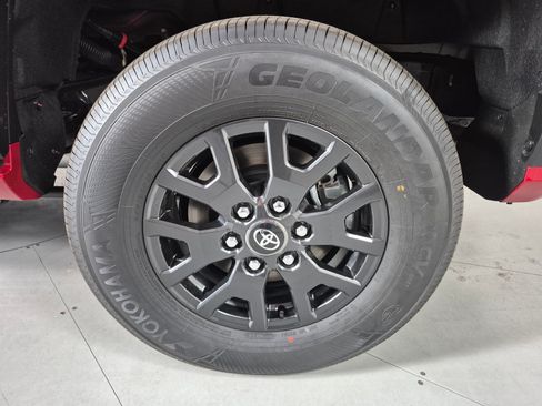 New 2026 Toyota 4Runner SR5 AWD/4WD image 11