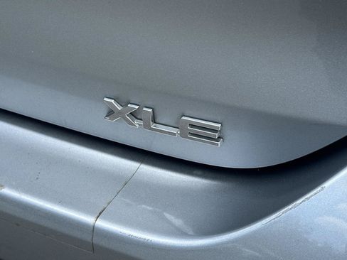 Used 2023 Toyota Highlander XLE FWD image 10