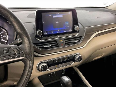 Used 2024 Nissan Altima 2.5 SV image 9